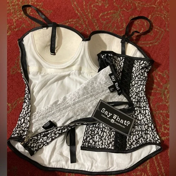 Black & White Bustier - Picture 2 of 4